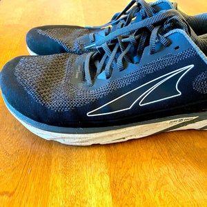 Size 14 Altra Torin 4 Plush Mens Road running shoe